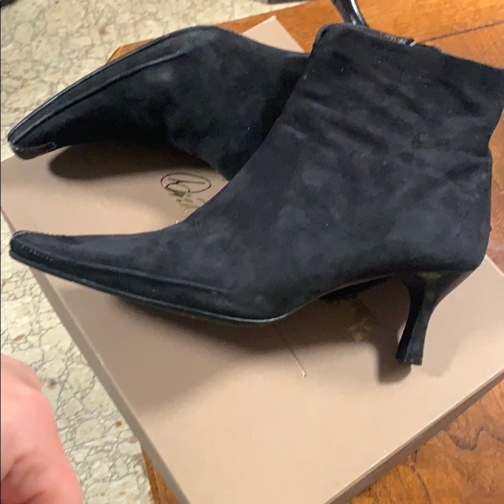 Donald j Pliner suede 8.5 boots